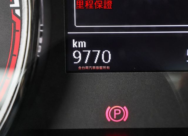 150L 長軸 九人座 24年式 23/11出廠 一手 只跑9千 車載系統 倒車顯影 雙區恆溫 全車六安 原鈑件  第13張相片