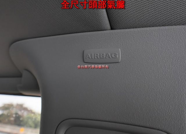 150L 長軸 九人座 24年式 23/11出廠 一手 只跑9千 車載系統 倒車顯影 雙區恆溫 全車六安 原鈑件  第17張相片