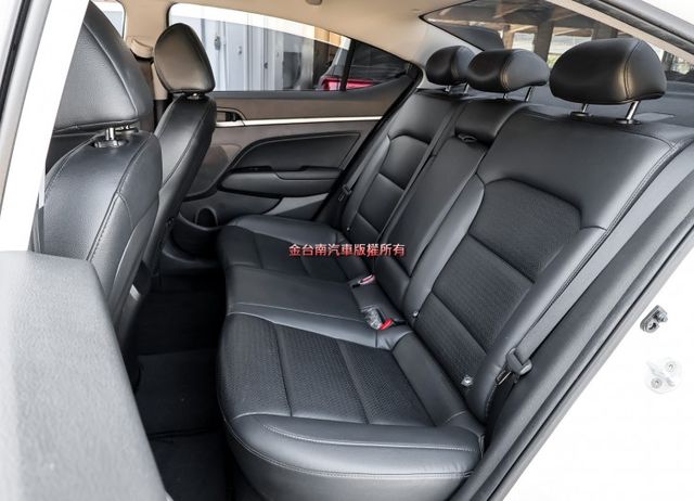 一手車 只跑4.7萬 里程保證 車況超好 TCS ABS 全車六安 代步通勤好選擇 可全貸 不用殺價就很便宜!  第11張相片