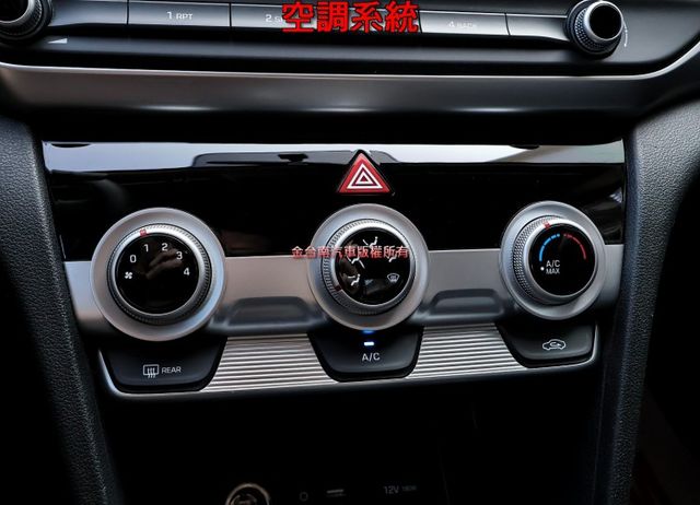 一手車 只跑4.7萬 里程保證 車況超好 TCS ABS 全車六安 代步通勤好選擇 可全貸 不用殺價就很便宜!  第17張相片