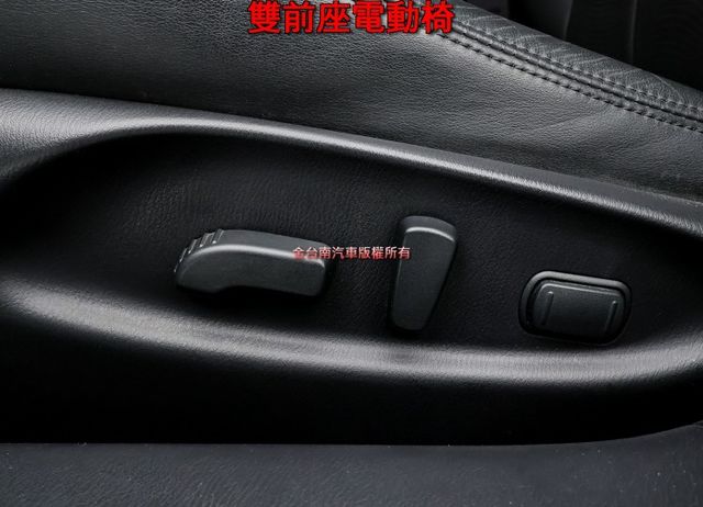 旗艦版 一手車 19年12月領牌 只跑5.3萬 原廠保養 原板件 ACC AEB 車道偏離 天窗 雙電動椅 環景 可全貸  第10張相片