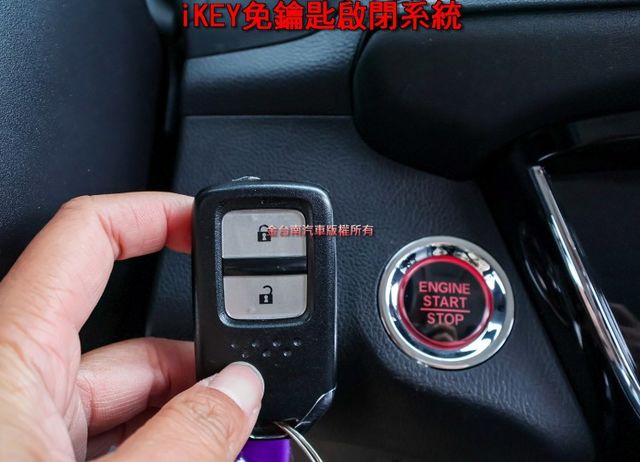 21年式 20/11出廠 只跑4.8萬 快撥 iKEY 定速 ABS TCS 雙區恆溫 一手可全貸 不用殺價就很便宜!  第16張相片