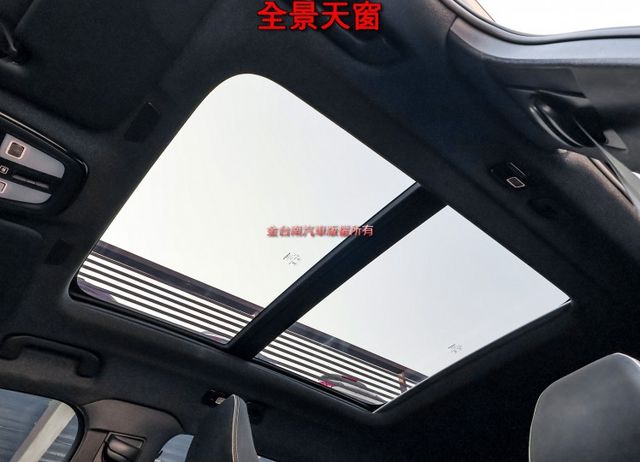 純電頂級版 一手只跑3.5萬 408匹馬力 滿電續航465KM 全景天窗 LV2 雙電動椅 環景 全車原板件 可全貸!  第11張相片