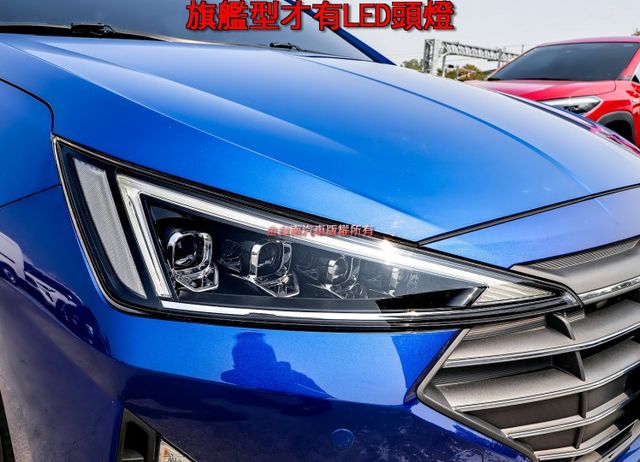 天空藍新配色 驚豔旗艦版 只跑4.1萬 ACC AEB 車道維持 原廠影音 iKEY 全車六安 可全貸!  第5張相片