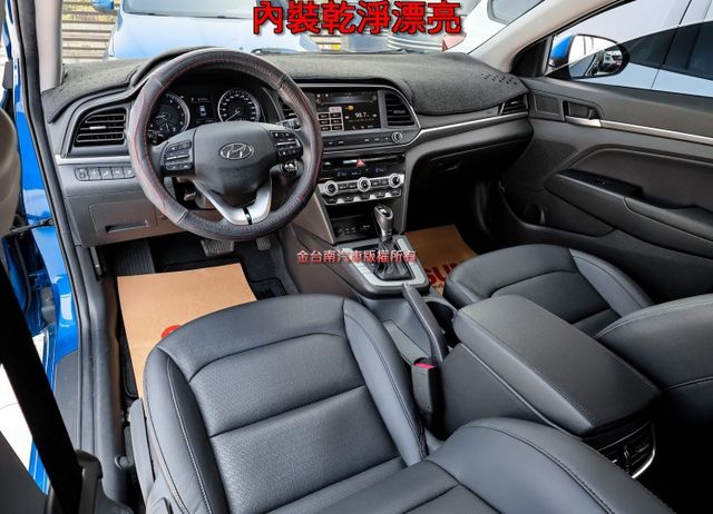 天空藍新配色 驚豔旗艦版 只跑4.1萬 ACC AEB 車道維持 原廠影音 iKEY 全車六安 可全貸!  第10張相片