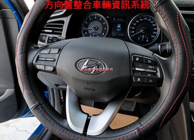 天空藍新配色 驚豔旗艦版 只跑4.1萬 ACC AEB 車道維持 原廠影音 iKEY 全車六安 可全貸!  第12張相片