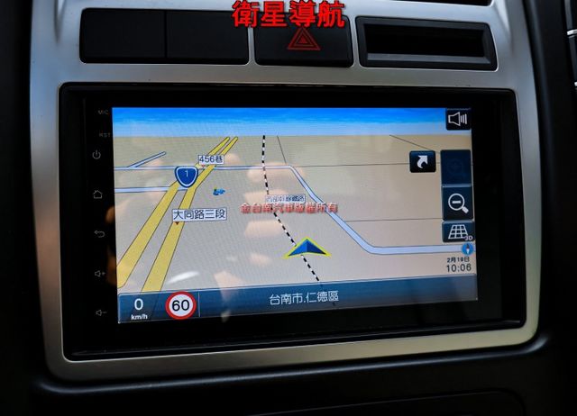 篷式 一手只跑1.7萬 里程保證 原廠保養 全車原板件 帆布五面開 電動尾門 安卓影音 盲點 附全額發票 可全貸!  第14張相片