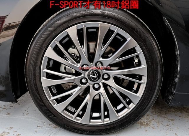 F-SPORT版 一手車 只跑6萬 雙電動椅 空力套件 環景 電動尾門 ACC AEB 車道偏離 207匹馬力 可全貸!  第7張相片