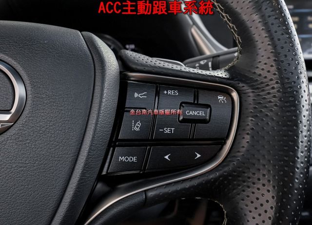 F-SPORT版 一手車 只跑6萬 雙電動椅 空力套件 環景 電動尾門 ACC AEB 車道偏離 207匹馬力 可全貸!  第14張相片