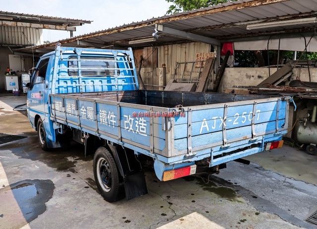 現況交車 少跑里程保證 附全額發票 事業打拼好幫手!  第2張相片