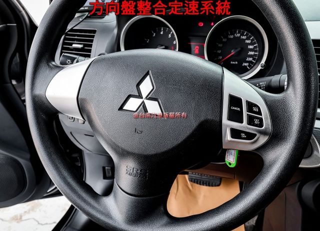 一年只跑不到九千 里程保證 全車原板件 代步通勤好選擇 ABS 恆溫 雙安 NAVI 可全貸 不用殺價就很便宜!  第12張相片