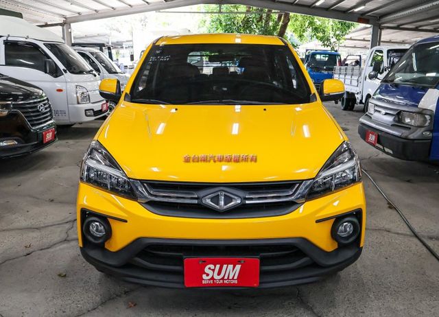 22年式22/1領 定速 ABS TCS 倒車顯影 後座冷氣 鋁圈 一手 全車原鈑件 原廠保養 附全額發票 可全貸!  第5張相片
