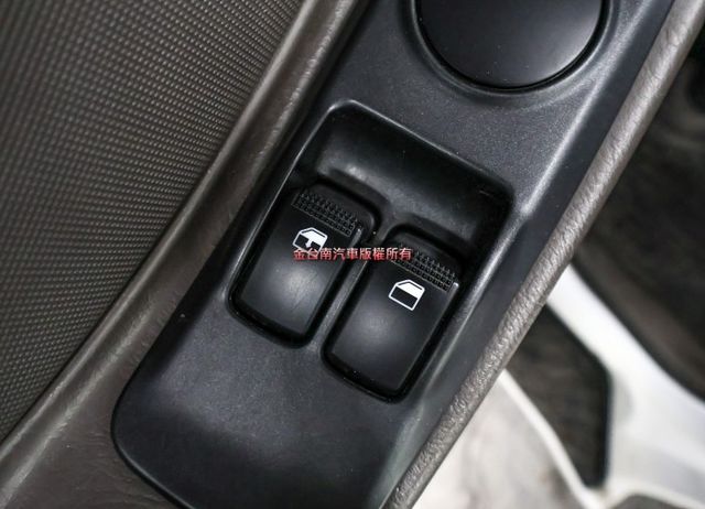 自排 遙控雙折大尾門 只跑2萬 ABS TCS 全車原鈑件 原廠保固中 里程保證 可全貸!  第10張相片