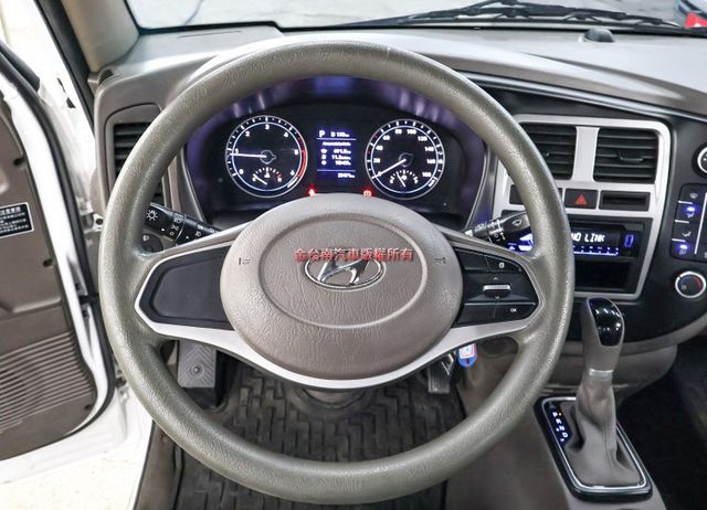 自排 遙控雙折大尾門 只跑2萬 ABS TCS 全車原鈑件 原廠保固中 里程保證 可全貸!  第12張相片