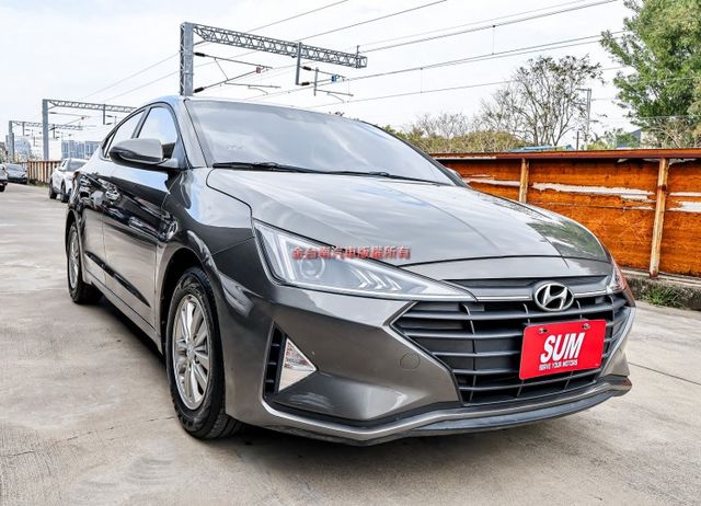 小改版 一手車 全車原板件 原廠保養 車況超好 TCS  ABS 全車六安 可全貸 不用殺價就很便宜!  第4張相片