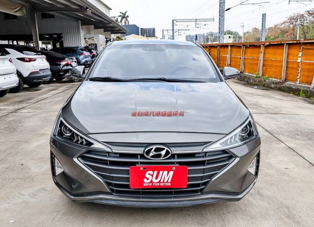 小改版 一手車 全車原板件 原廠保養 車況超好 TCS  ABS 全車六安 可全貸 不用殺價就很便宜!  第5張相片