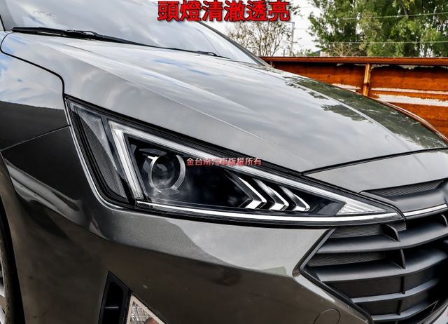 小改版 一手車 全車原板件 原廠保養 車況超好 TCS  ABS 全車六安 可全貸 不用殺價就很便宜!  第6張相片