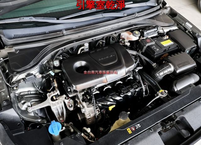 小改版 一手車 全車原板件 原廠保養 車況超好 TCS  ABS 全車六安 可全貸 不用殺價就很便宜!  第17張相片