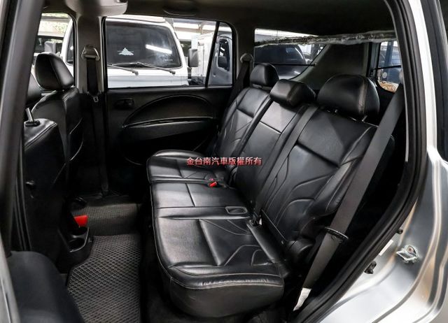 精緻版 一手車 只跑4萬 里程保證 定速 中冷 TCS 雙安 附全額發票 事業打拼好幫手 可全貸 不用殺價就很便宜!  第11張相片