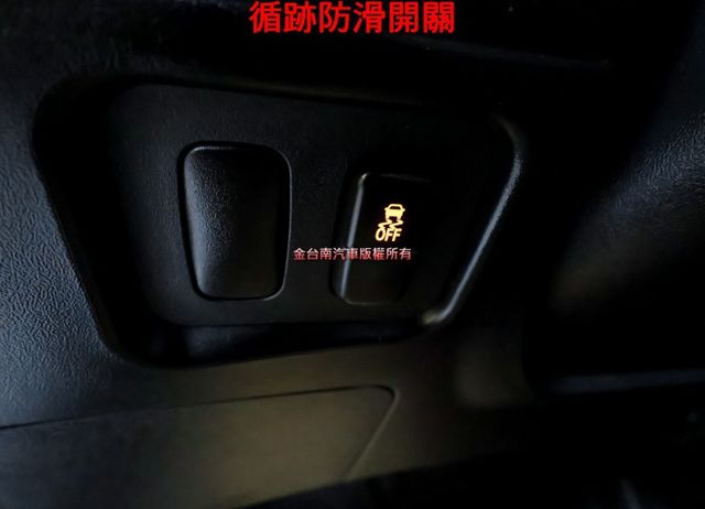 精緻版 一手車 只跑4萬 里程保證 定速 中冷 TCS 雙安 附全額發票 事業打拼好幫手 可全貸 不用殺價就很便宜!  第19張相片