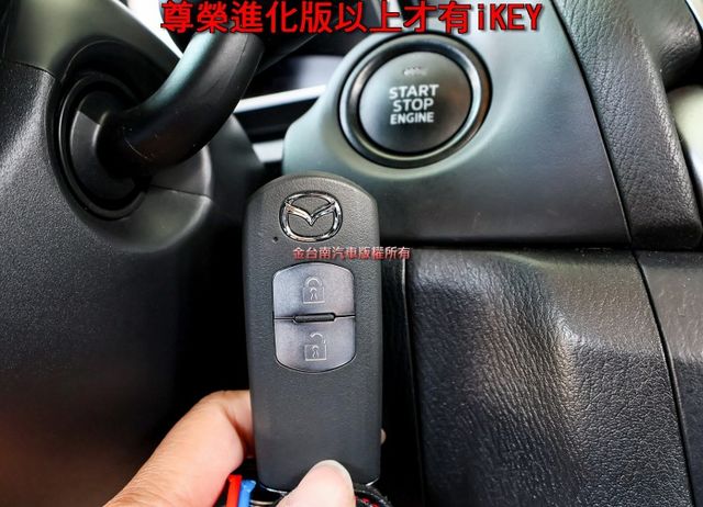 18年式 17/8出廠 五門 尊榮進化版 只跑8.6萬 定速 盲點 iKEY 恆溫 原廠保養 可全貸  第14張相片