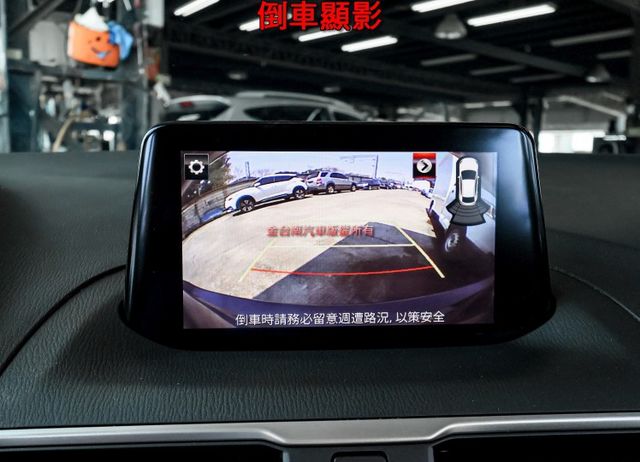 18年式 17/8出廠 五門 尊榮進化版 只跑8.6萬 定速 盲點 iKEY 恆溫 原廠保養 可全貸  第15張相片