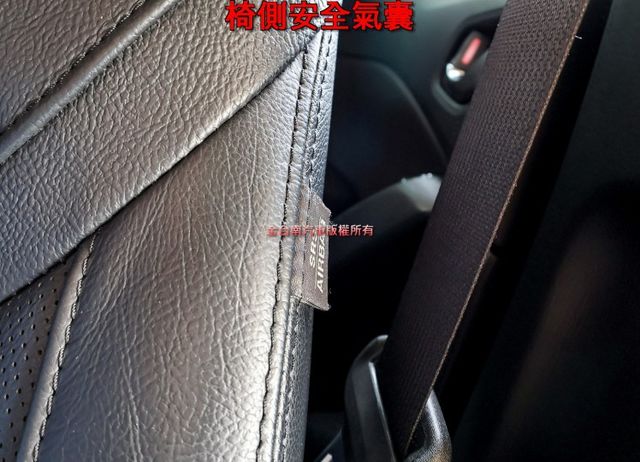 18年式 17/8出廠 五門 尊榮進化版 只跑8.6萬 定速 盲點 iKEY 恆溫 原廠保養 可全貸  第17張相片
