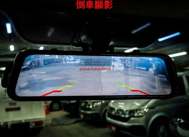 24年式 11月出廠領牌 一手車 只跑1.9萬 手自排 TCS ABS 倒車顯影 摺疊電動尾門 附全額發票 可全貸!  第10張相片