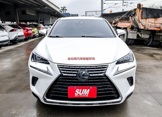 菁英Plus版 19年式19年領牌 原廠保養 車況超好 雙電動椅 電動尾門 ACC AEB 倒車顯影 可全貸!  第4張相片