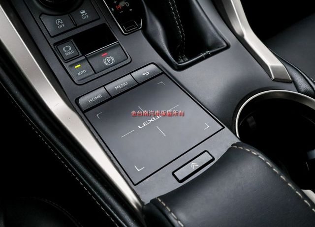 菁英Plus版 19年式19年領牌 原廠保養 車況超好 雙電動椅 電動尾門 ACC AEB 倒車顯影 可全貸!  第20張相片