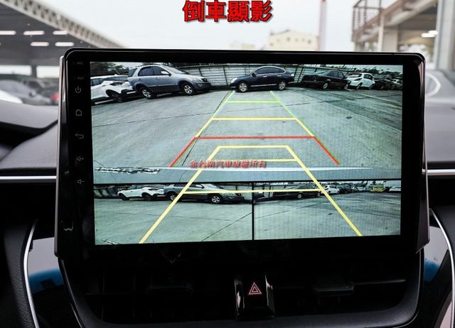 豪華+版 只跑1.9萬 原廠保養 全車原板件 iKEY 盲點 ACC AEB 車道維持 安卓影音 恆溫  可全貸!  第16張相片