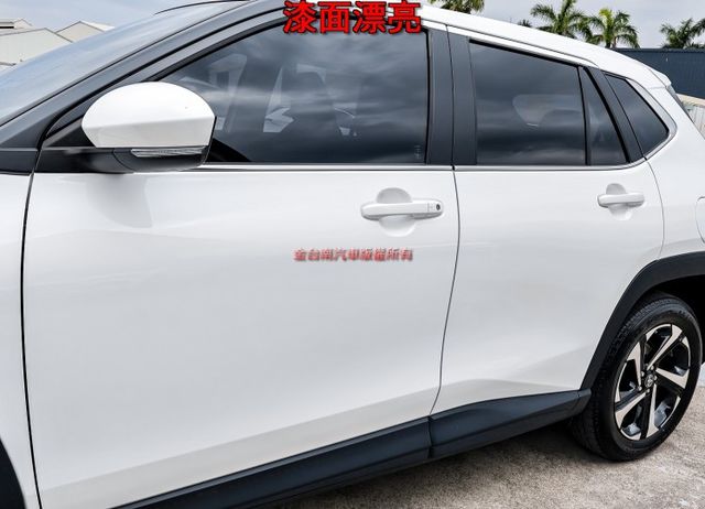 酷動版 25年式 10月出廠領牌 一手只跑8千 iKEY ACC AEB 車載系統 全車八安 可全貸 不用殺價就很便宜!  第6張相片