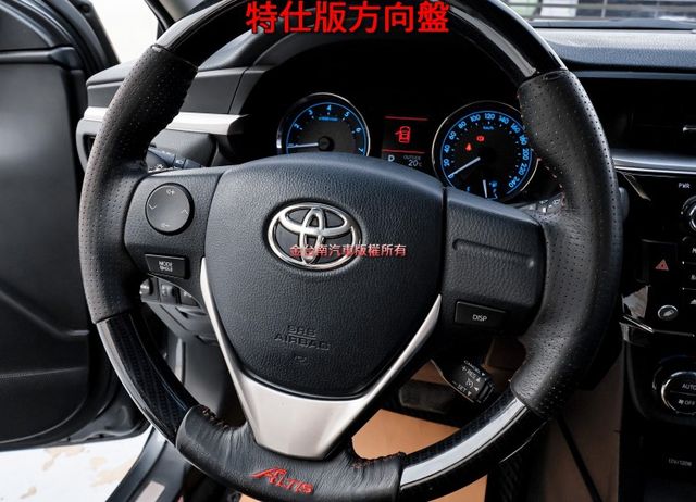 16年式 豪華影音特仕版 iKEY 恆溫 倒車顯影 TCS 前後雙雷達 一年只跑不到一萬 可全貸 不用殺價就很便宜!  第14張相片