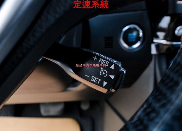 16年式 豪華影音特仕版 iKEY 恆溫 倒車顯影 TCS 前後雙雷達 一年只跑不到一萬 可全貸 不用殺價就很便宜!  第15張相片