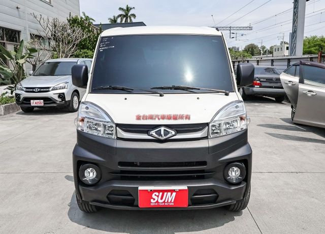 附全額發票 廂式五人座 只跑1.2萬 盲點 ABS TCS 雙安 一手 全車原鈑件 原廠保養 可全貸!  第5張相片