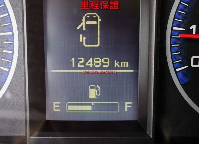 附全額發票 廂式五人座 只跑1.2萬 盲點 ABS TCS 雙安 一手 全車原鈑件 原廠保養 可全貸!  第15張相片