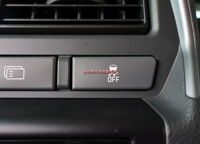 附全額發票 廂式五人座 只跑1.2萬 盲點 ABS TCS 雙安 一手 全車原鈑件 原廠保養 可全貸!  第16張相片