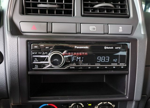 附全額發票 廂式五人座 只跑1.2萬 盲點 ABS TCS 雙安 一手 全車原鈑件 原廠保養 可全貸!  第17張相片