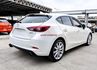 17年式 五門 尊榮安全版 AEB 盲點 倒車顯影 換檔快撥 雙區恆溫 iKEY HUD 少跑里程保證 可全貸!  第2張縮圖
