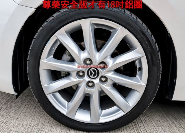 17年式 五門 尊榮安全版 AEB 盲點 倒車顯影 換檔快撥 雙區恆溫 iKEY HUD 少跑里程保證 可全貸!  第7張相片