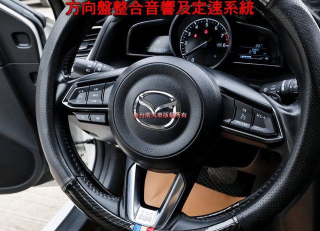 17年式 五門 尊榮安全版 AEB 盲點 倒車顯影 換檔快撥 雙區恆溫 iKEY HUD 少跑里程保證 可全貸!  第13張相片