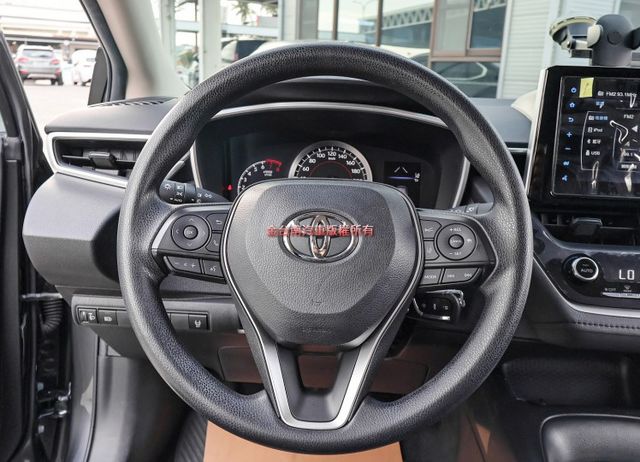 豪華版 只跑3.1萬 ACC AEB 車道維持 恆溫 九安 一手 全車原鈑件 原廠保養 里程保證 可全貸  第9張相片