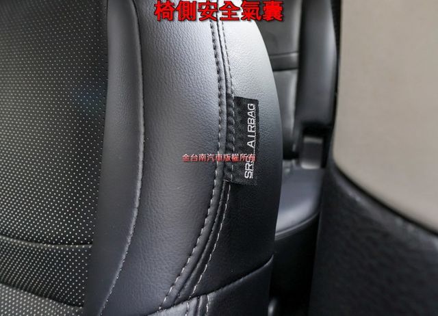 16年式 15/10出廠 四輪剛換全新胎 只跑5萬 定速 衛星導航 iKEY 雙區恆溫 TCS 四安 一手 原鈑件  第18張相片