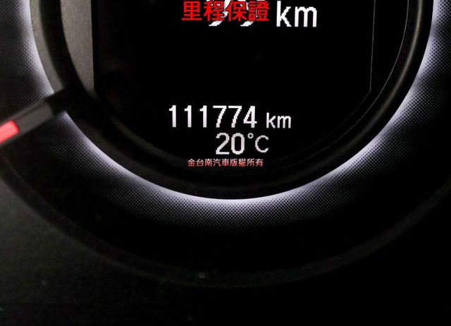 最高階八人座 只跑11.1萬 雙電滑門 定速 天窗 電動椅 自動停車 環景 盲點 衛星導航 三區恆溫 iKEY 電動尾門  第15張相片