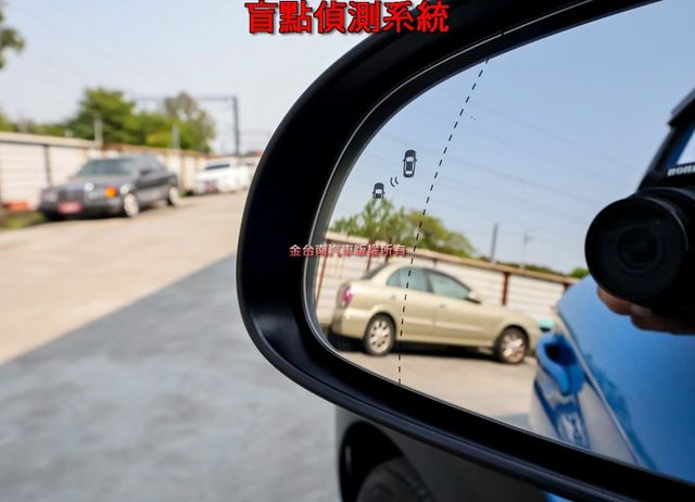 油電 市面少有 只跑6.6萬 ACC AEB 盲點 車道偏離 iKEY 車載系統 恆溫 快撥 六安 原鈑件 里程保證!  第9張相片