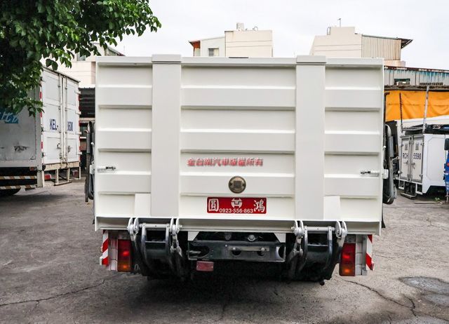 自排 14.5呎 雙活動放併 前後上貨方便 六呎雙芯雙折昇降尾門 啞花鈑 全程原廠保養 一手車 原鈑件 視野輔助 護士帽  第3張相片