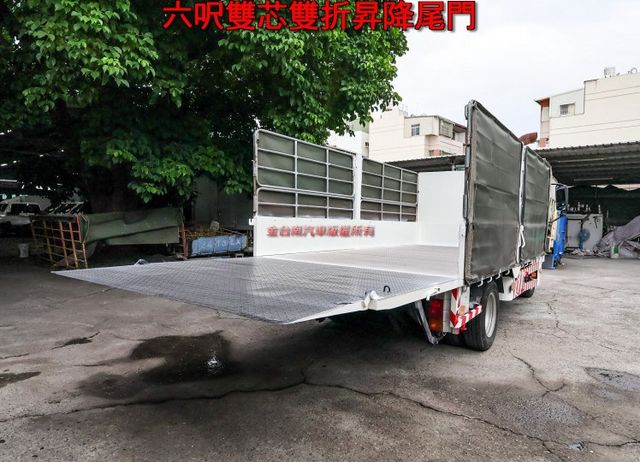 自排 14.5呎 雙活動放併 前後上貨方便 六呎雙芯雙折昇降尾門 啞花鈑 全程原廠保養 一手車 原鈑件 視野輔助 護士帽  第8張相片
