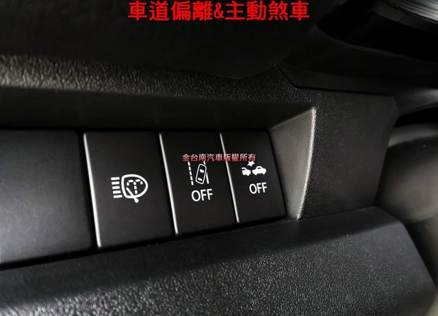 23/9出廠領牌 一手車 只跑3千 全車原板件 跟本新車 4WD 車道偏離 主動煞車 車載系統 恆溫 可全貸!  第12張相片
