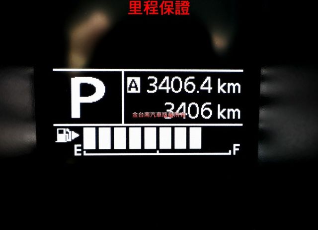23/9出廠領牌 一手車 只跑3千 全車原板件 跟本新車 4WD 車道偏離 主動煞車 車載系統 恆溫 可全貸!  第15張相片