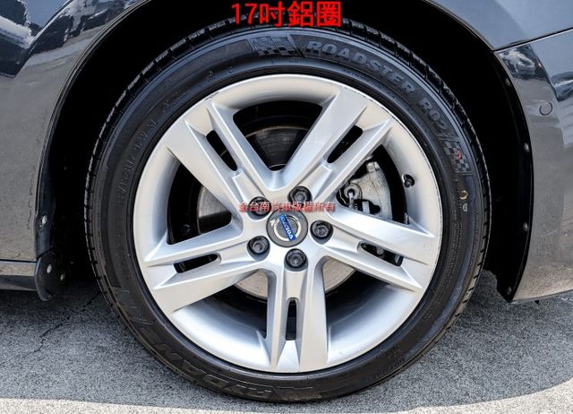 柴油版 雙電動椅 自動停車 倒車顯影 盲點 快撥 全車六安 少跑里程保證 全車原板件 可全貸 不用殺價就很便宜!  第8張相片